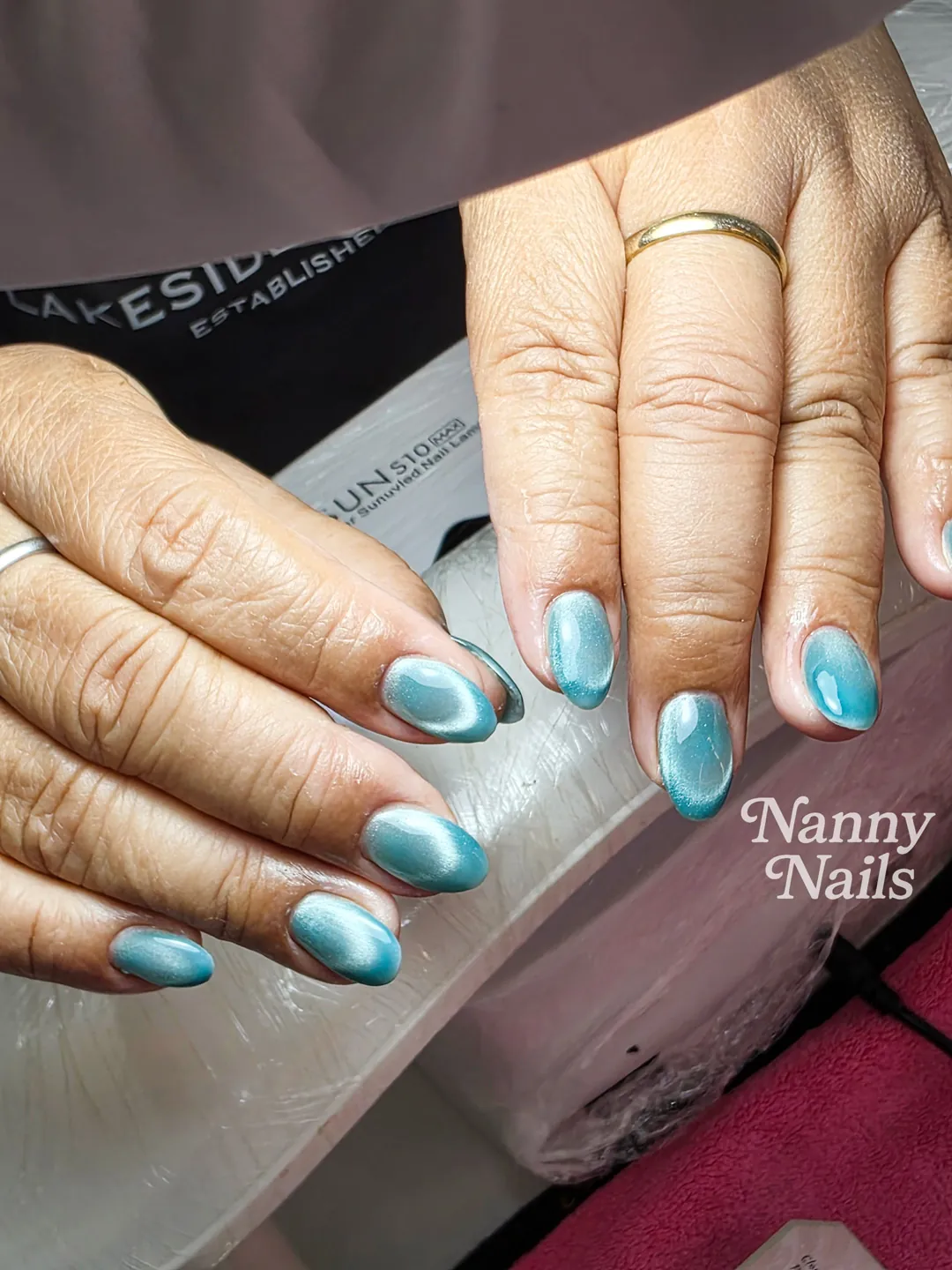 Turquoise Ocean สีลูกแก้วโทนฟ้าเขียวน้ำทะเล สวยขับผิว ลายเล็บมือ ฟ้า เงิน รหัส A165 ร้านทำเล็บนครพนม Nanny Nails