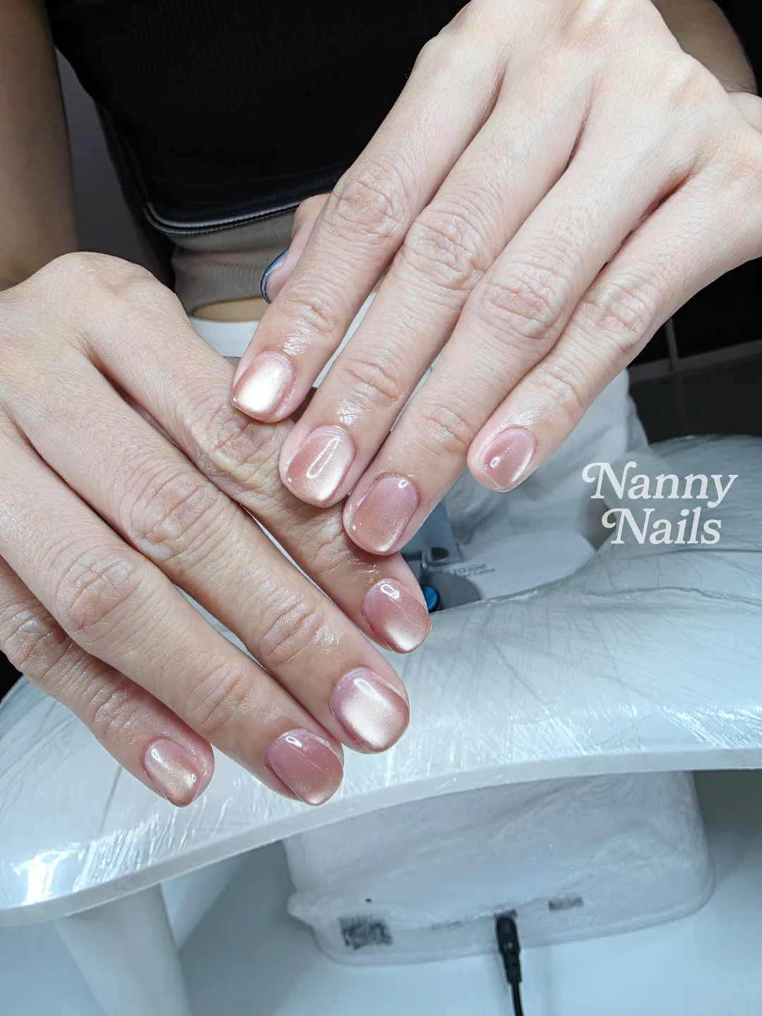 สีลูกแก้วโทนชมพูโรสโกลด์ ให้มิติความเงาวาว ลายเล็บมือ นู้ด ชมพู รหัส A178 ร้านทำเล็บนครพนม Nanny Nails