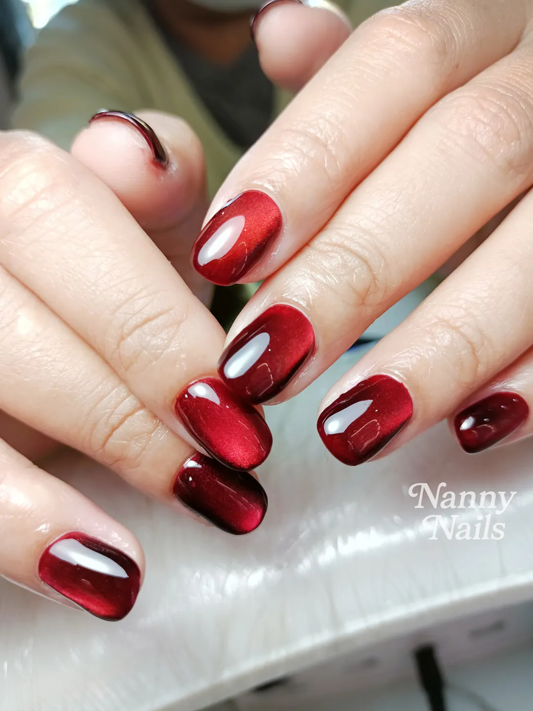 Red cat eye nails — nail design A199 at Nanny Nails, nail salon in Nakhon Phanom Thailand