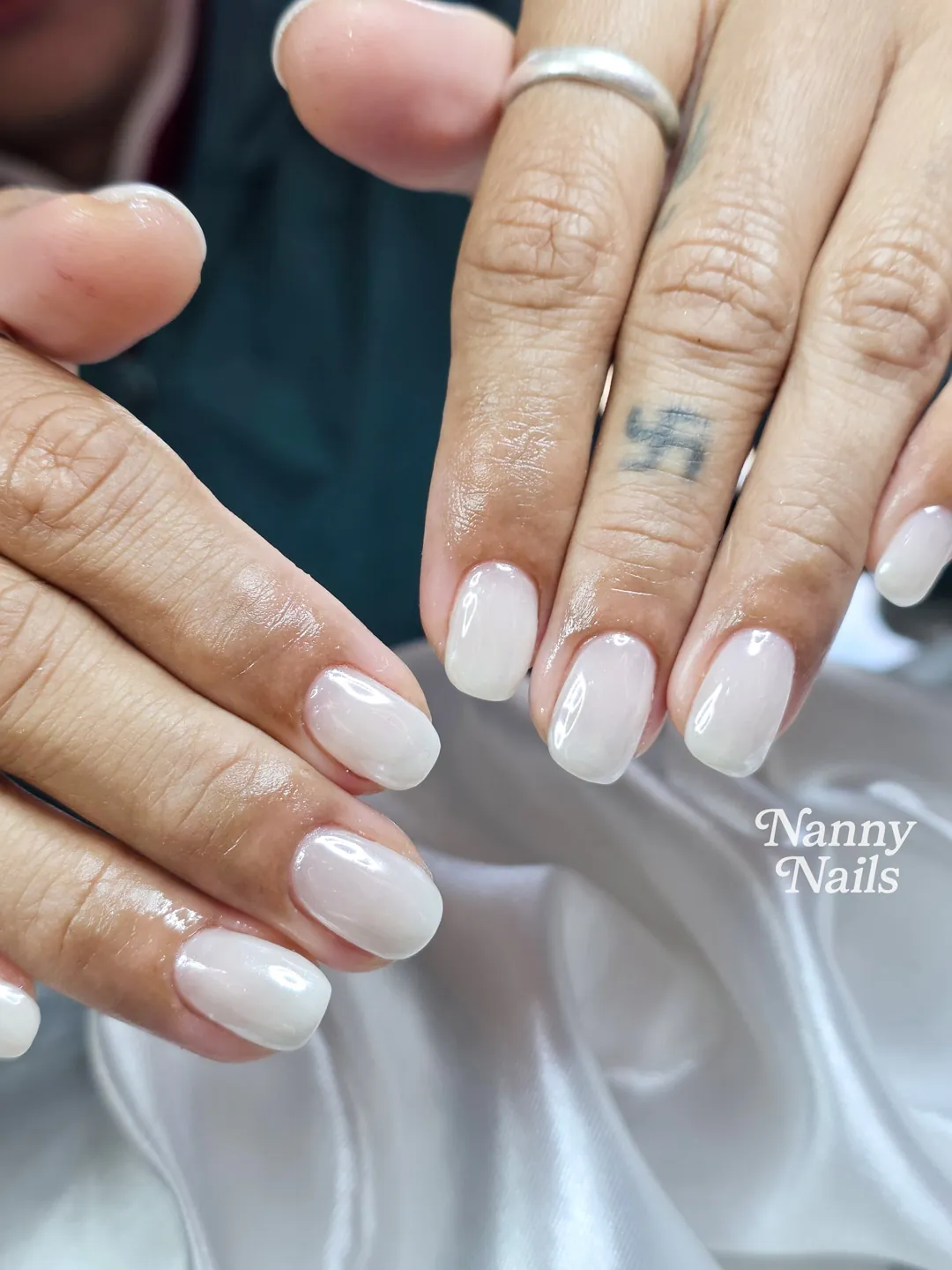 Milky White ขาวนมใสสะอาด มินิมอลสวยทุกวัน ลายเล็บมือ นู้ด รหัส A219 ร้านทำเล็บนครพนม Nanny Nails