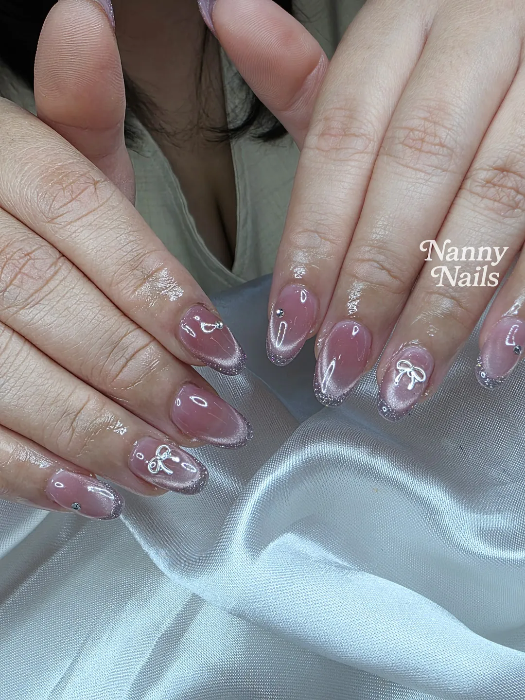 ลูกแก้วชมพู โบว์นุ่มหวาน Girly สุดๆ ลายเล็บมือ นู้ด ชมพู รหัส A223 ร้านทำเล็บนครพนม Nanny Nails