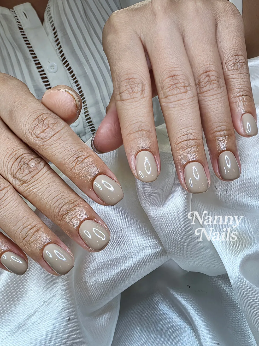 สีเบจเทา ลายเล็บมือ นู้ด รหัส A292 ร้านทำเล็บนครพนม Nanny Nails