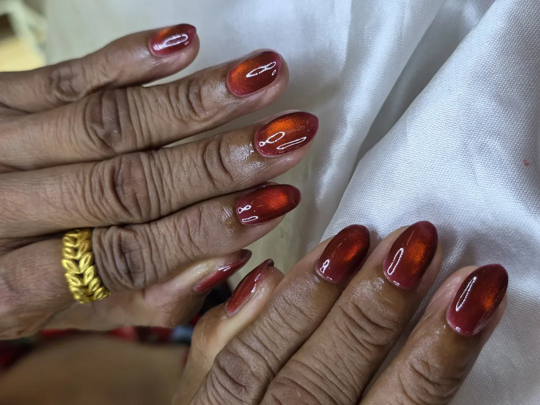 แดง น้ำตาล เพ้นท์ลาย ลายเล็บมือ แดง น้ำตาล รหัส A321 ร้านทำเล็บนครพนม Nanny Nails
