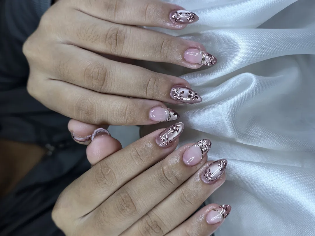 นู้ด น้ำตาล ทอง เพ้นท์ลาย ปั้นนูน ลายเล็บมือ นู้ด น้ำตาล ทอง รหัส A350 ร้านทำเล็บนครพนม Nanny Nails