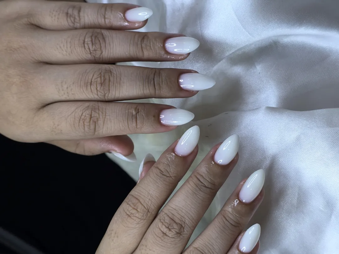 นู้ด ขาว ออมเบร ลายเล็บมือ นู้ด ขาว รหัส A368 ร้านทำเล็บนครพนม Nanny Nails