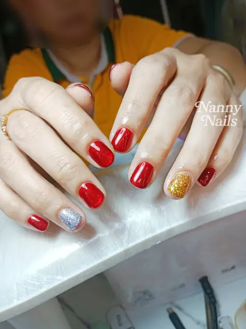 ทาแล้วมือขาวผ่องสุด ๆ เล่นแสงสวยมาก สวยครบจบในลุคเดียวที่ Nanny Nails รหัส A112