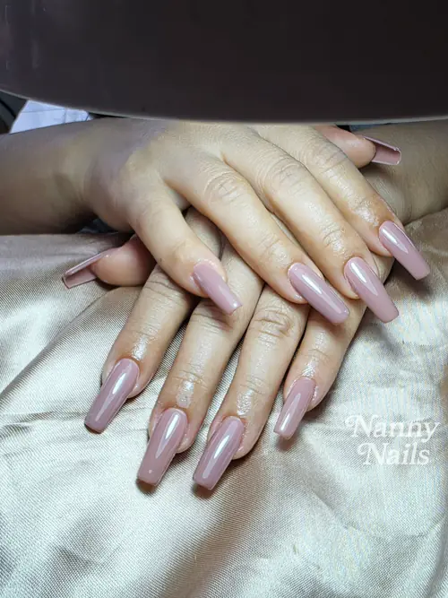 สีนู้ดโทนสุภาพ สีสวยขับผิว มือดูขาวผ่อง ต้องจัดแล้วที่ Nanny Nails รูปที่ 1 รหัส A150 ร้านทำเล็บนครพนม