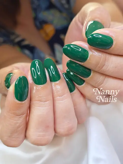 Green & White hand-painted nails photo 2, code A314, Nanny Nails Nakhon Phanom