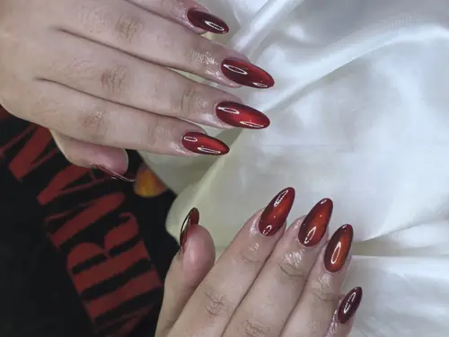 Red cat eye nails — nail design A361 at Nanny Nails, nail salon in Nakhon Phanom Thailand