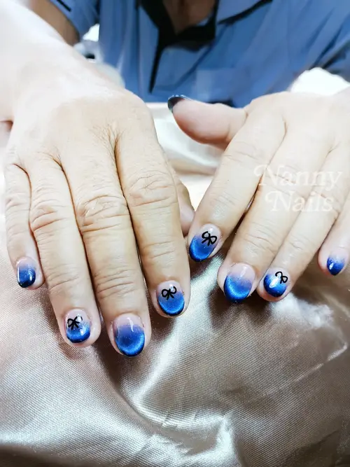 Navy & Nude ombré, hand-painted nails photo 2, code A44, Nanny Nails Nakhon Phanom