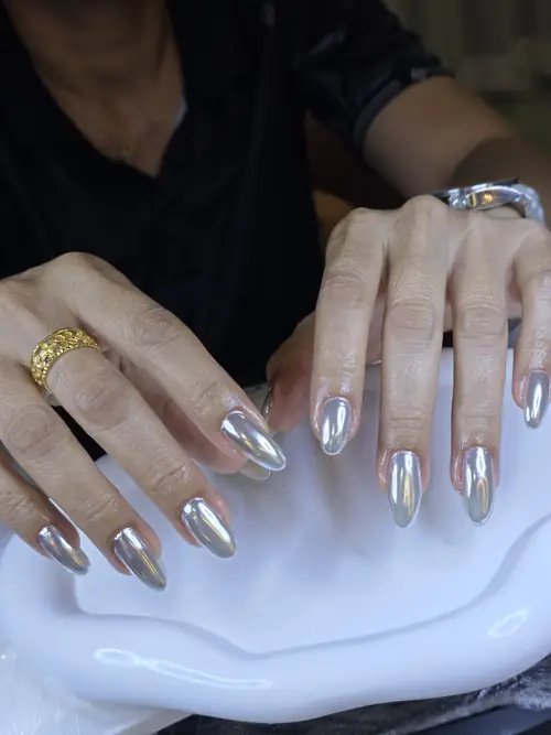 Silver chrome nails — nail design A483 at Nanny Nails, nail salon in Nakhon Phanom Thailand