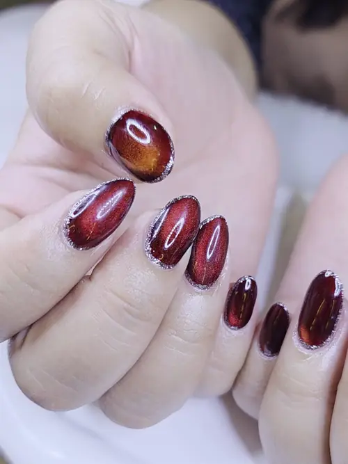 Red & Brown cat eye nails — nail design A553 at Nanny Nails, nail salon in Nakhon Phanom Thailand